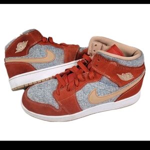 Nike Kids Sneakers in Red and Cream